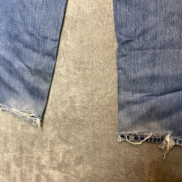 Carhartt Men High Rise Relaxed Loose Fit Destroyed Thrashed Denim Jean 42x32 - Picture 7 of 16